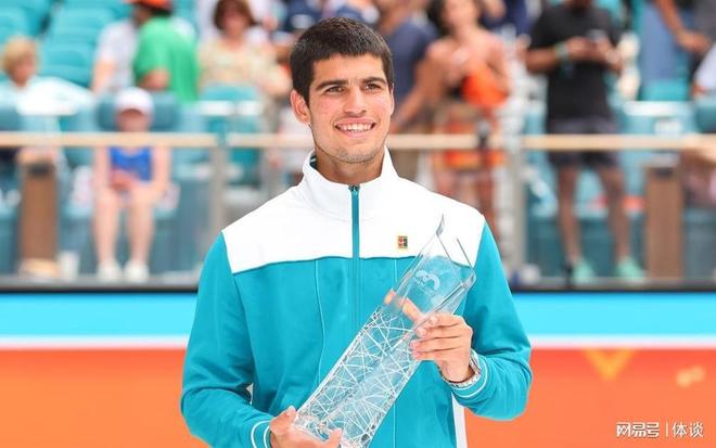 引人入胜的 引人入胜的